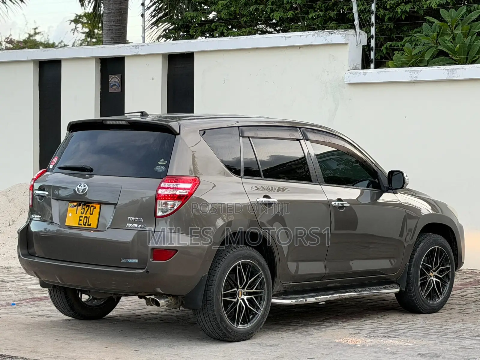 Toyota RAV4 2009 Brown