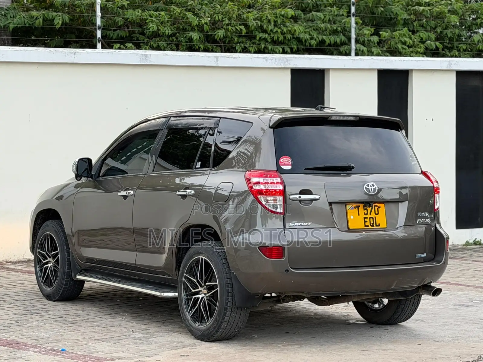 Toyota RAV4 2009 Brown