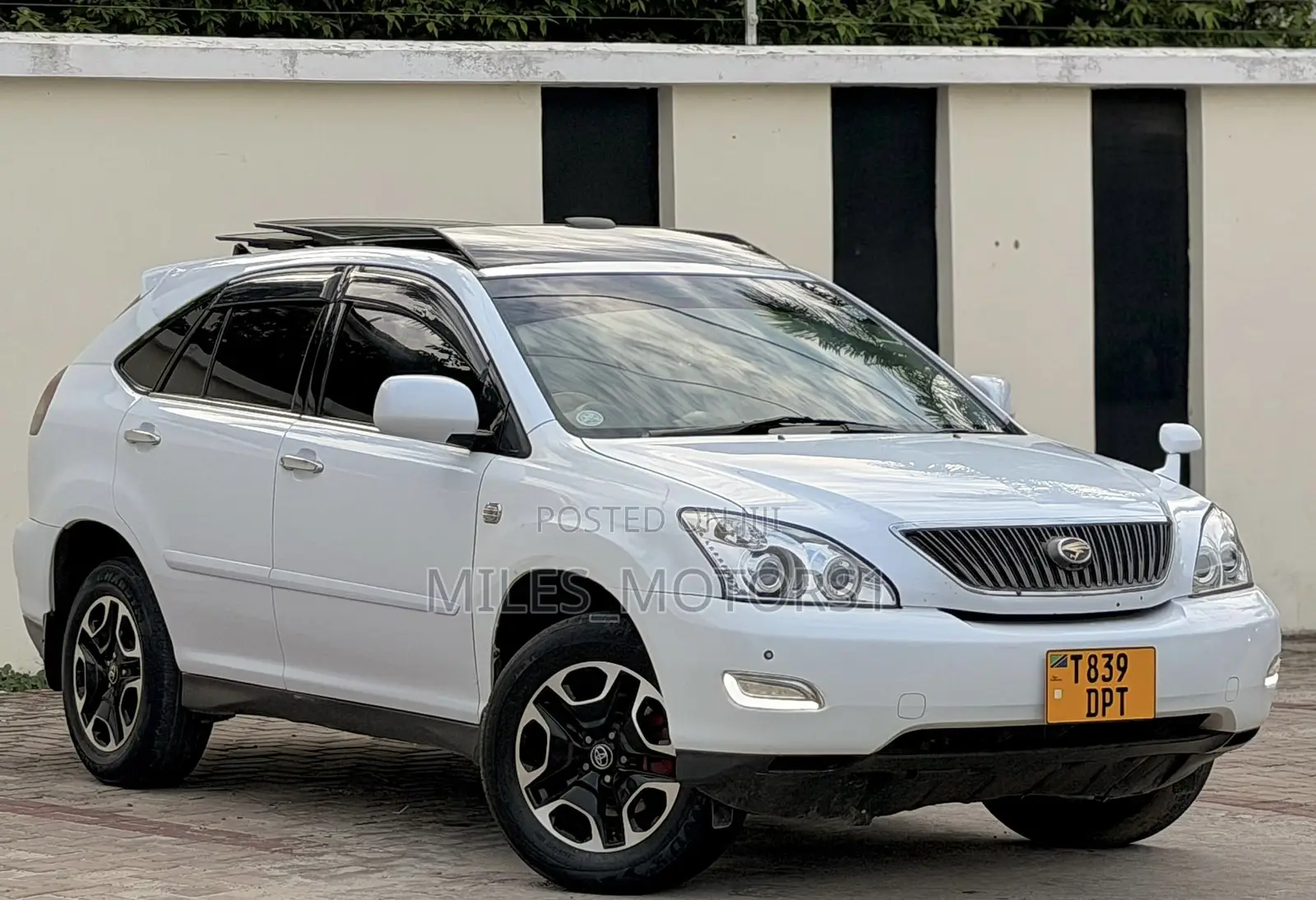 Toyota Harrier 2006 White