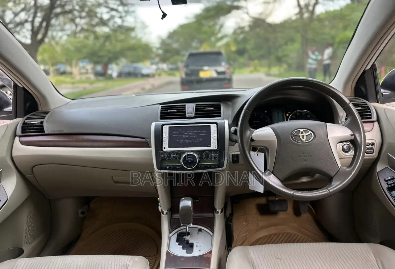 Toyota Premio 1.8 FWD 2012 White