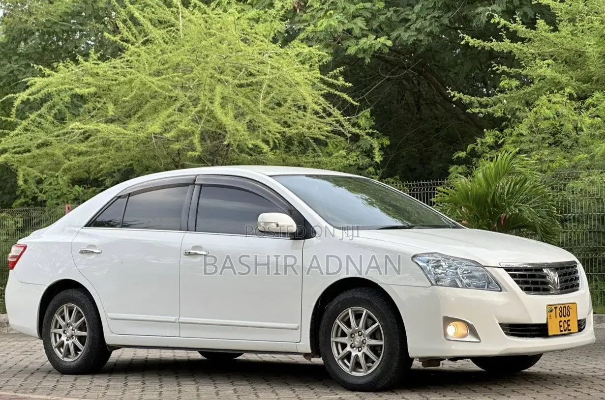 Toyota Premio 1.8 FWD 2012 White