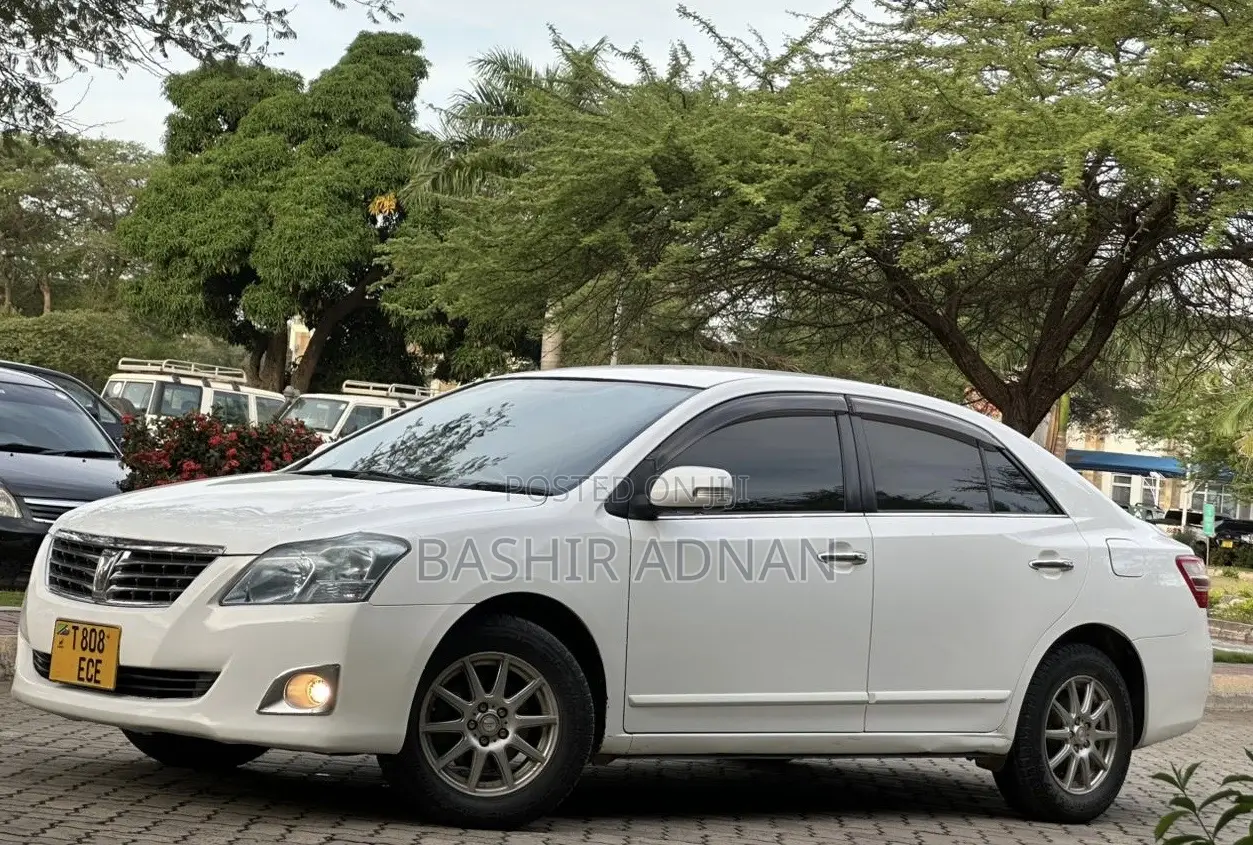Toyota Premio 1.8 FWD 2012 White