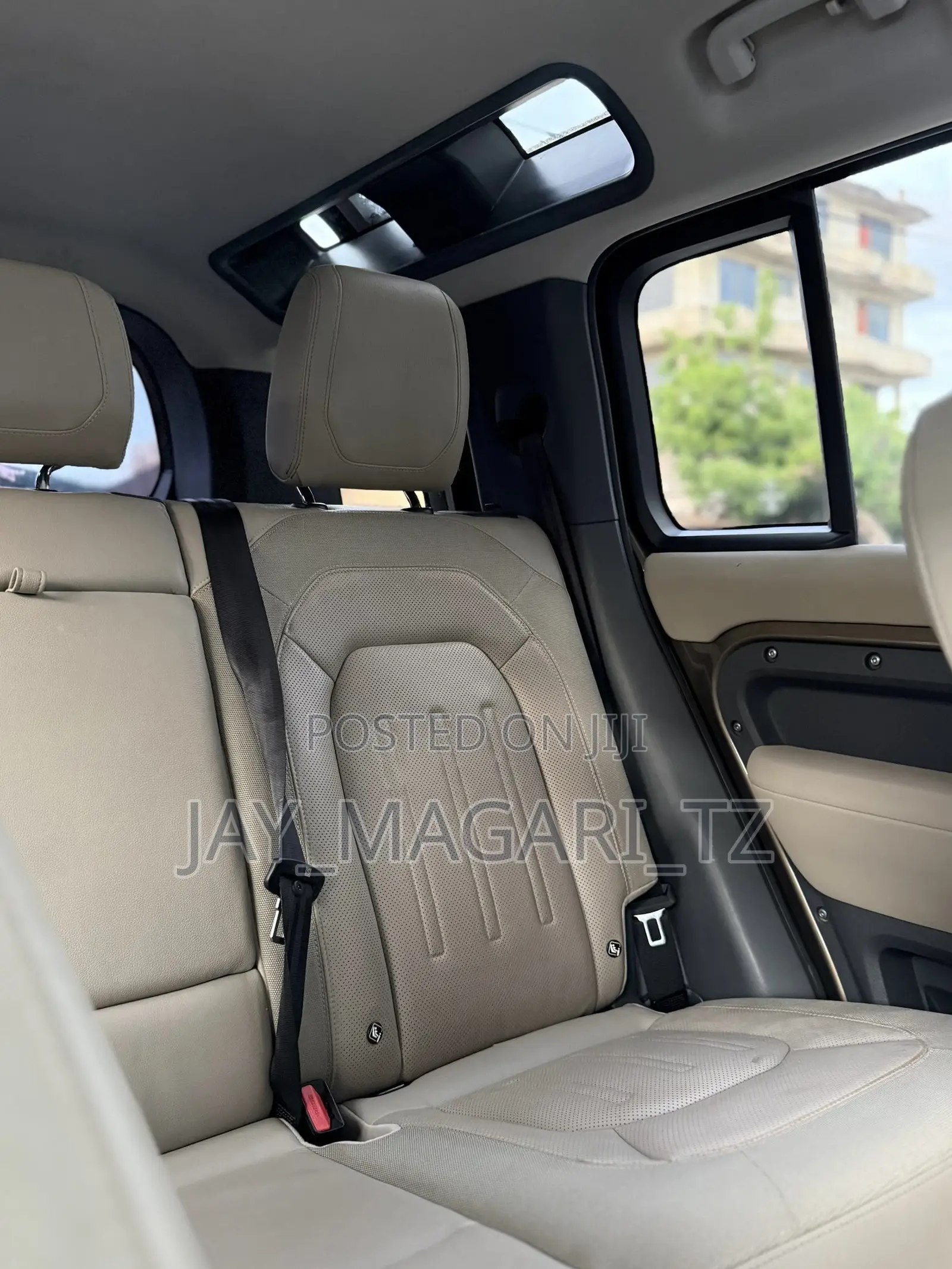 Land Rover Defender 2020 Gold