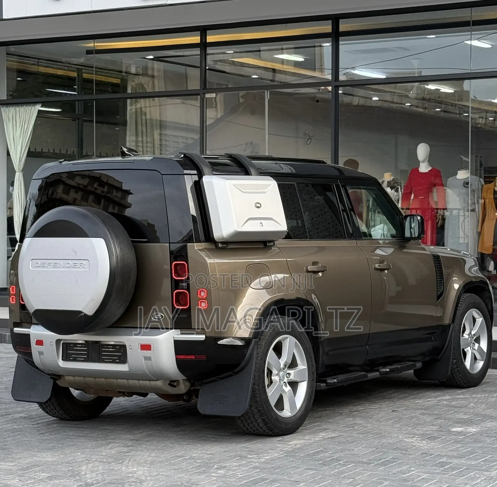 Land Rover Defender 2020 Gold