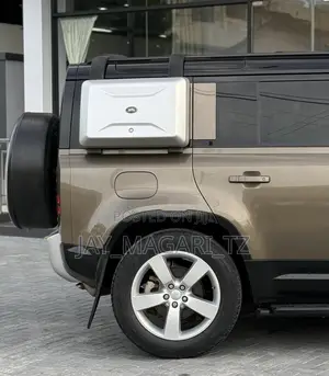 Land Rover Defender 2020 Gold