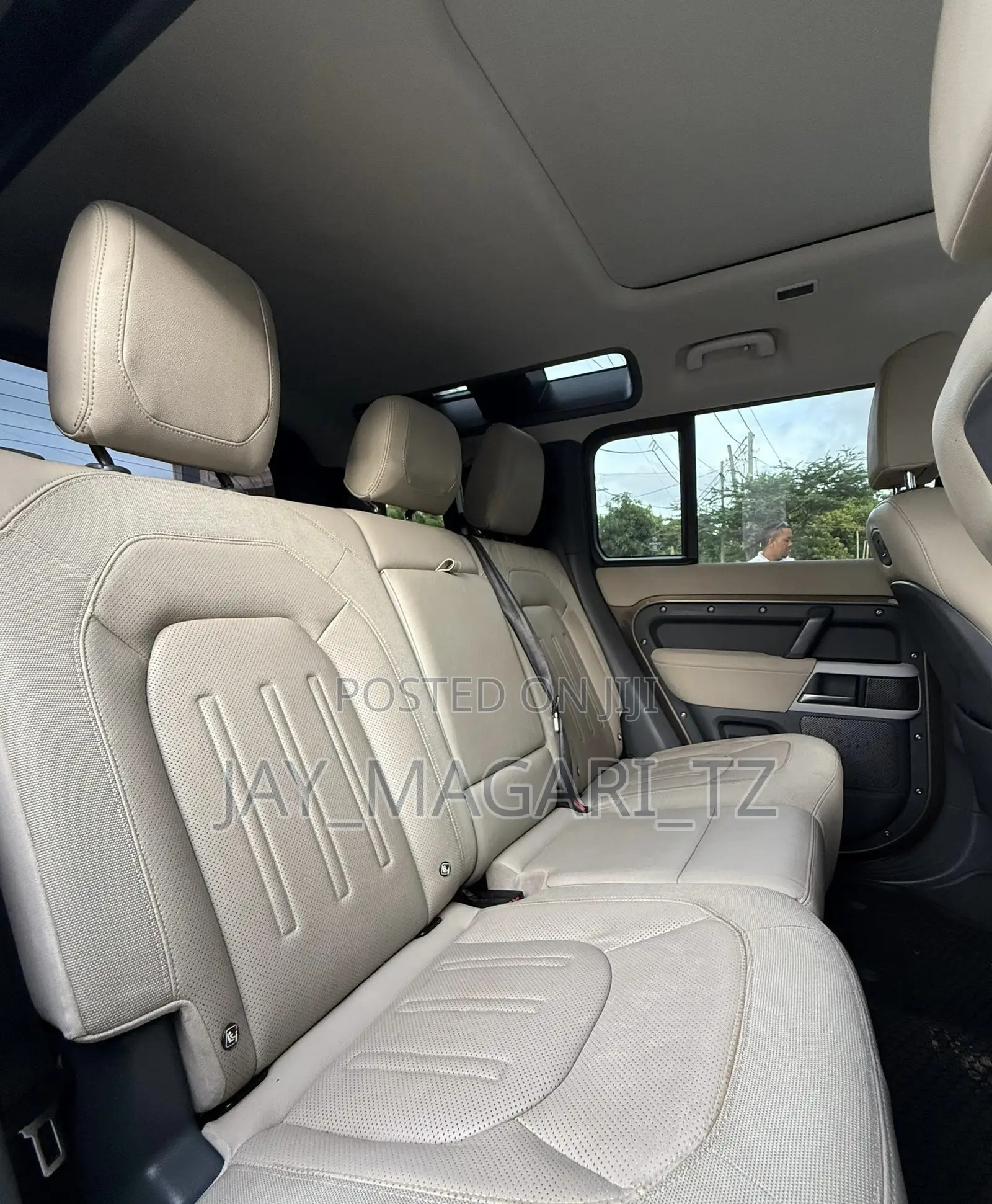 Land Rover Defender 2020 Gold