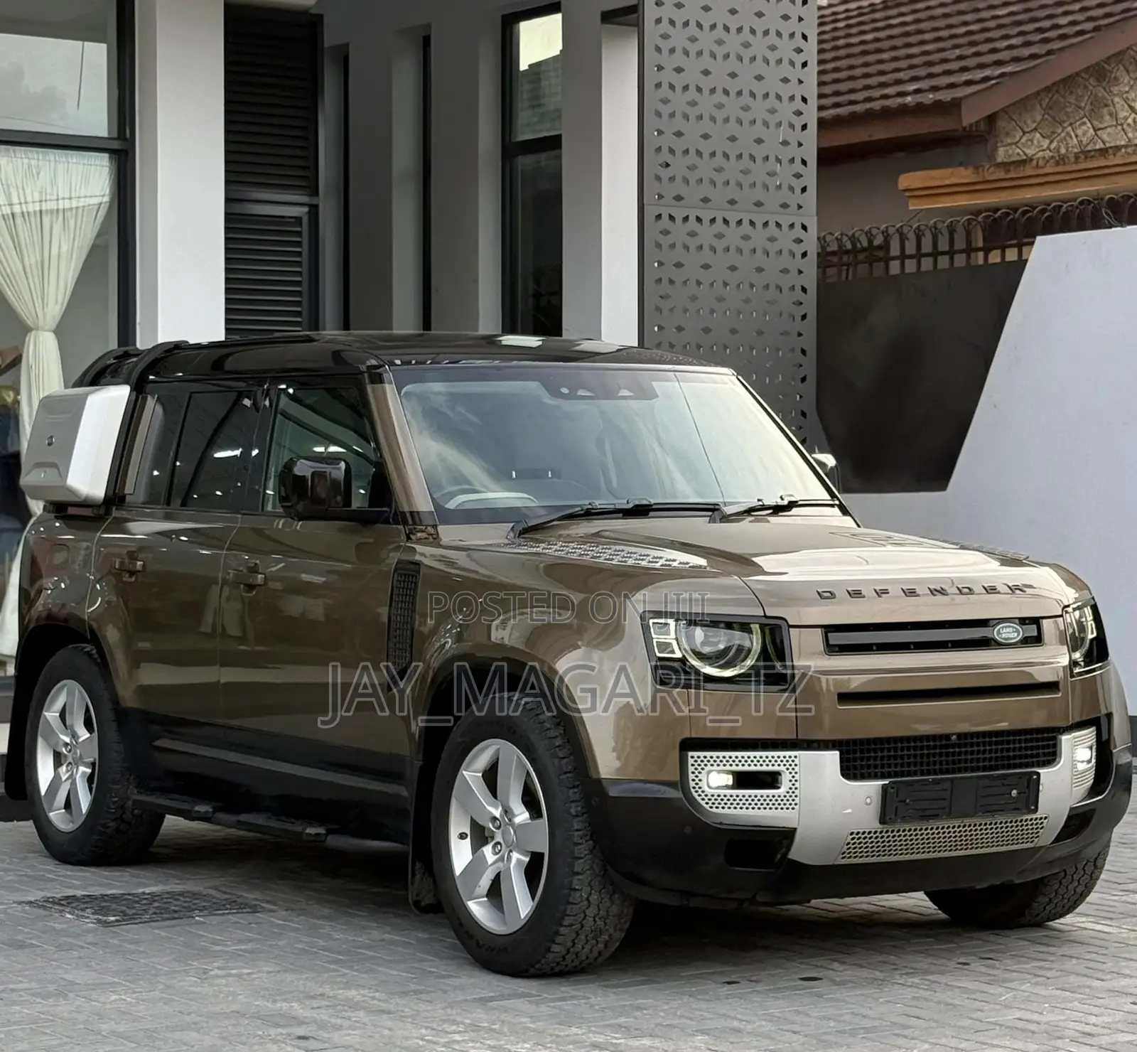 Land Rover Defender 2020 Gold