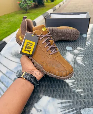 Men's Leather Shoes Caterpillar Branded Smartly Surfaced