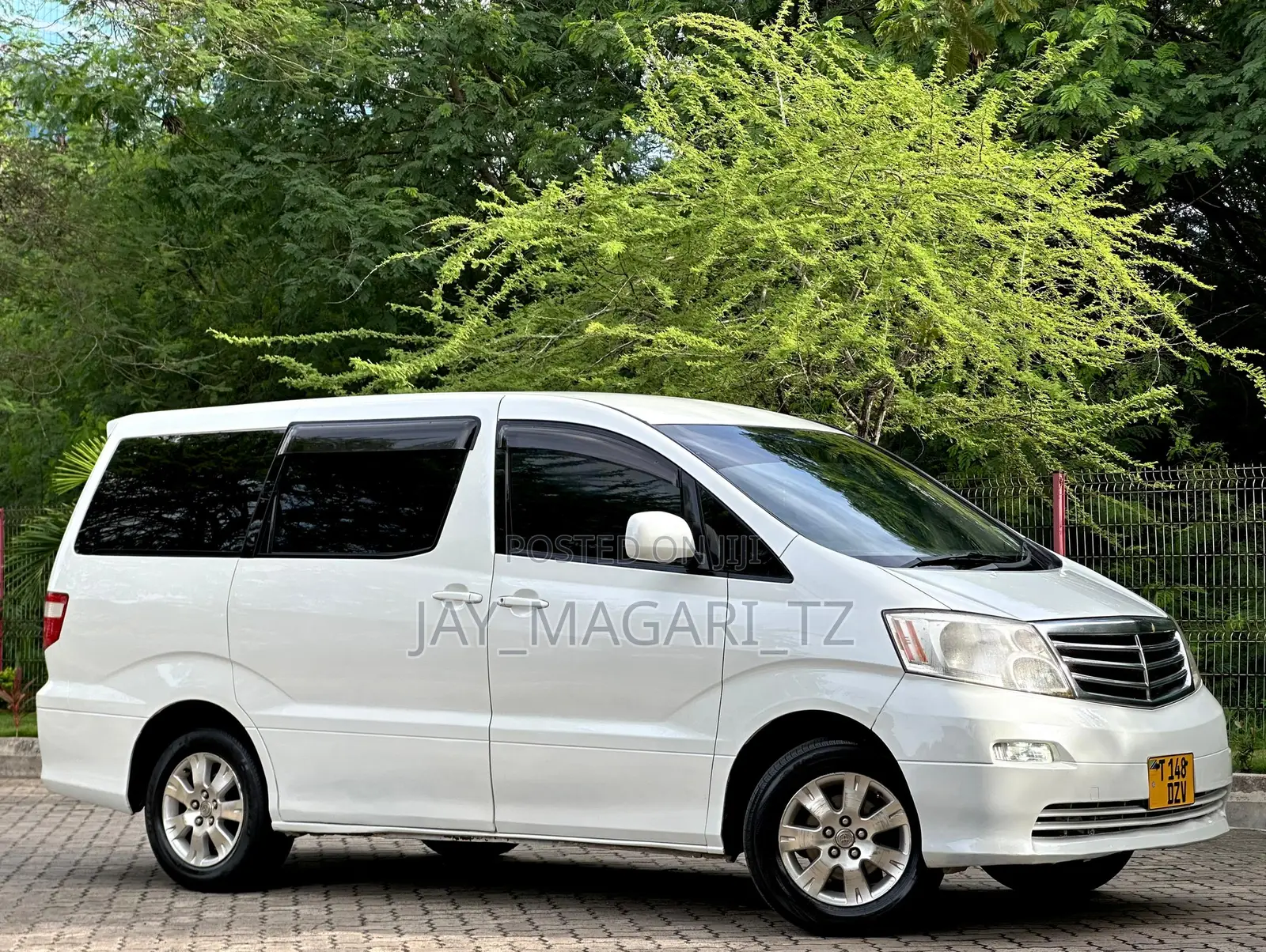 Toyota Alphard 2004 White