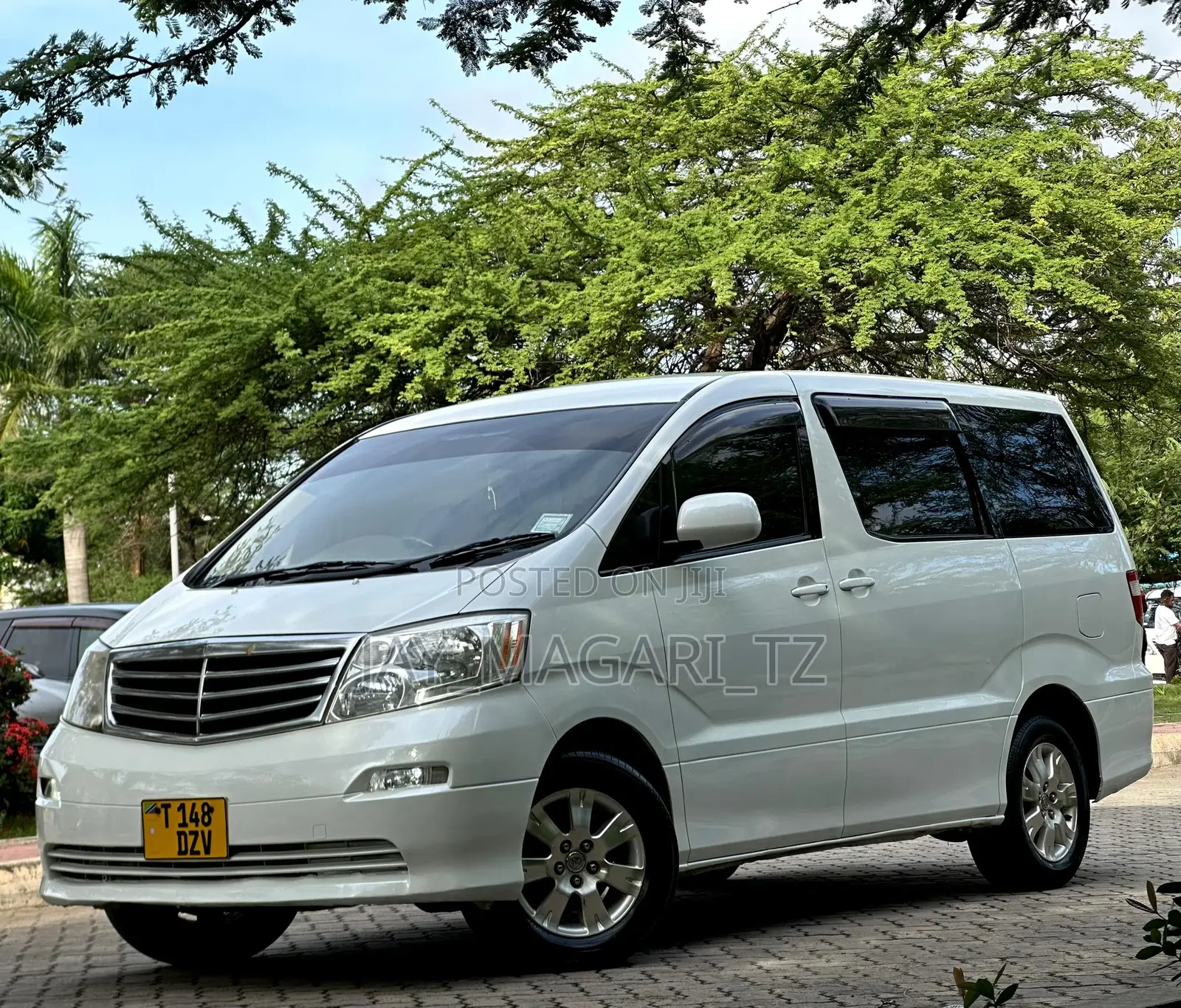 Toyota Alphard 2004 White