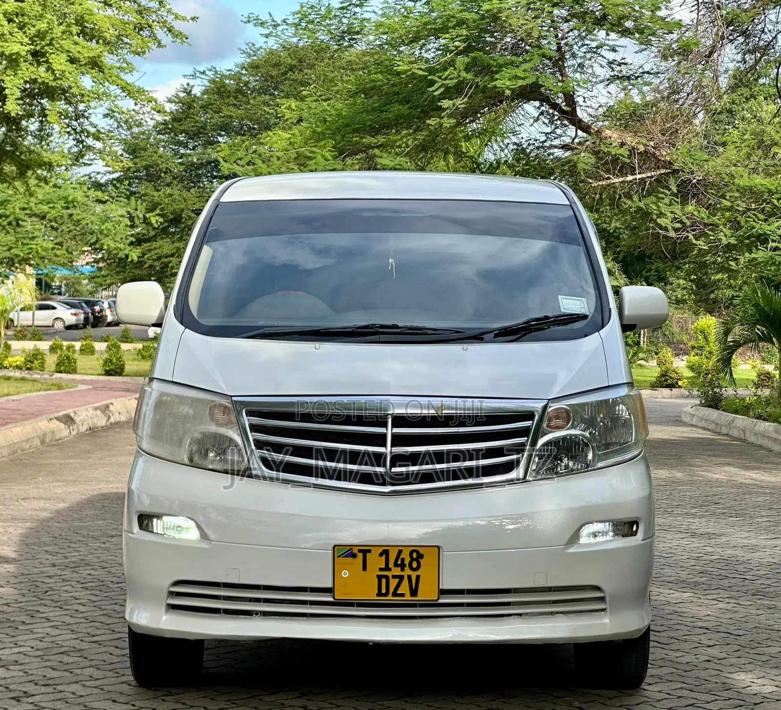 Toyota Alphard 2004 White