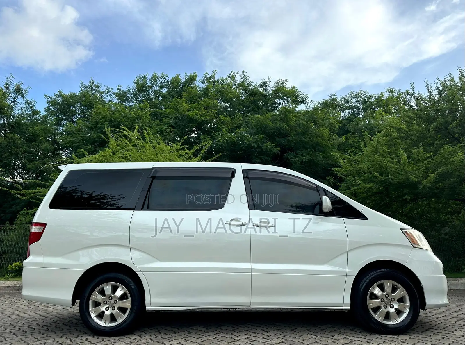 Toyota Alphard 2004 White