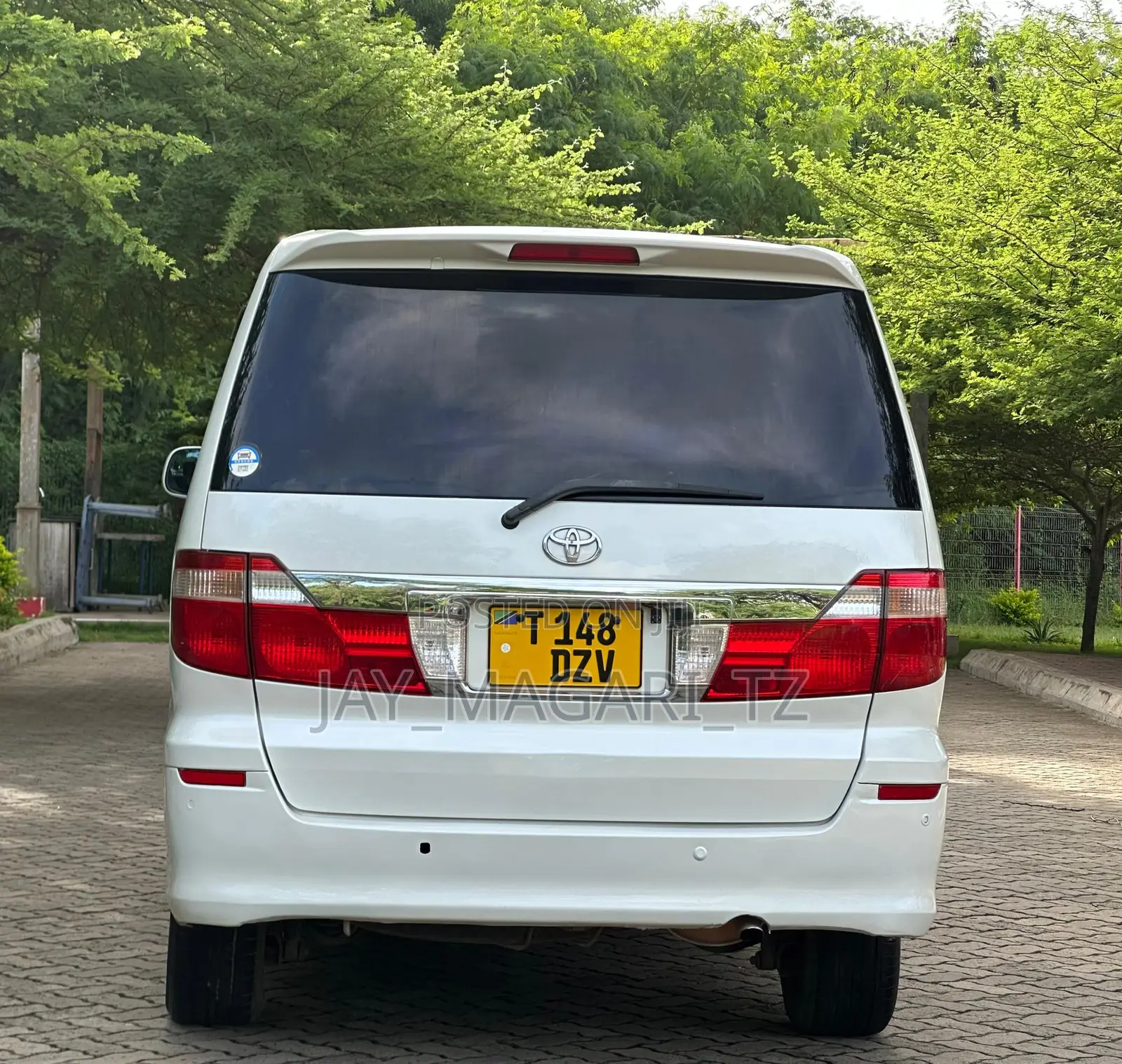 Toyota Alphard 2004 White