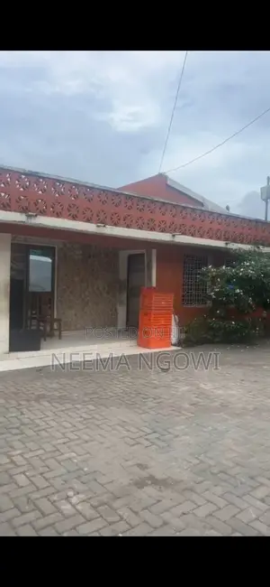 Nyumba Inauzwa, Mikocheni B, Inatazama Lami ,Commercial Property .960m