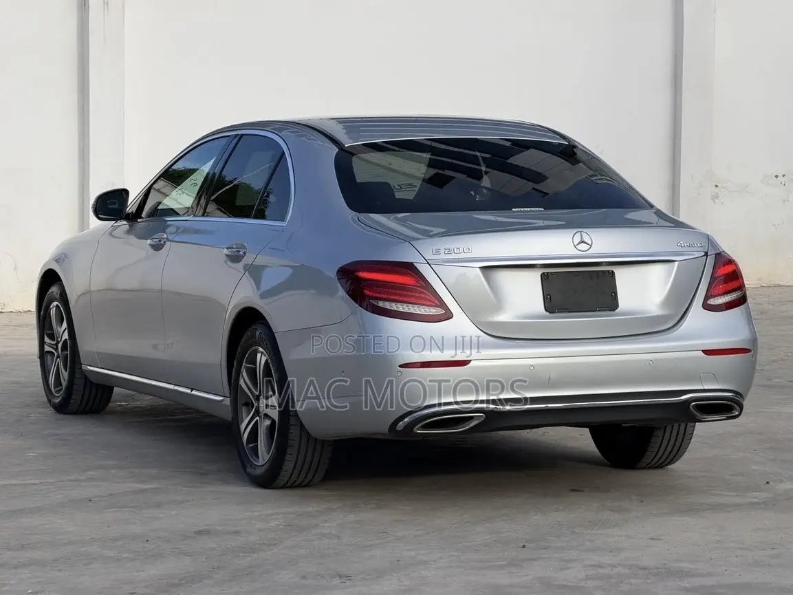 Mercedes-Benz E200 2017 Silver