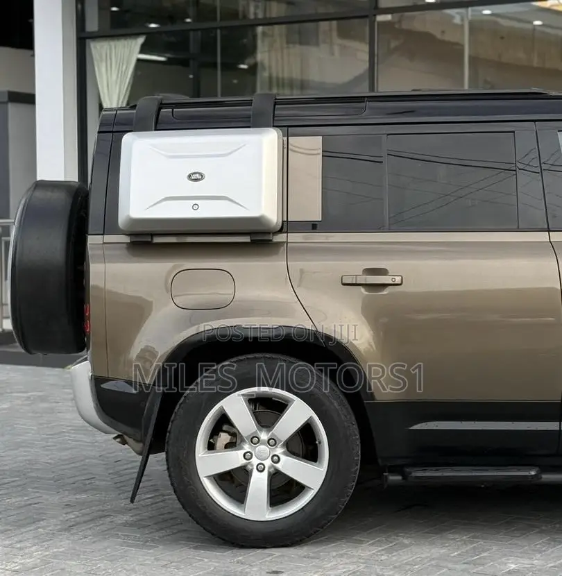 Land Rover Defender 2021 Brown