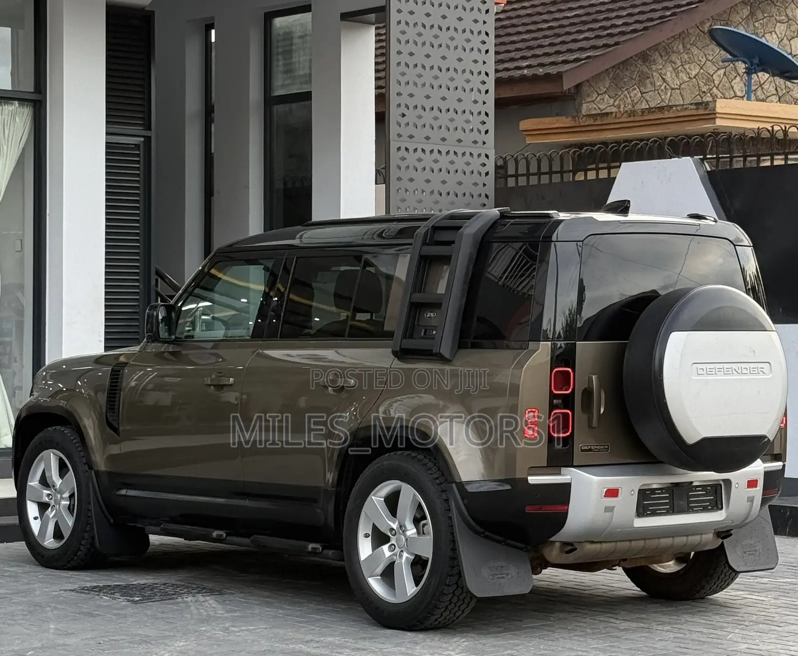 Land Rover Defender 2021 Brown