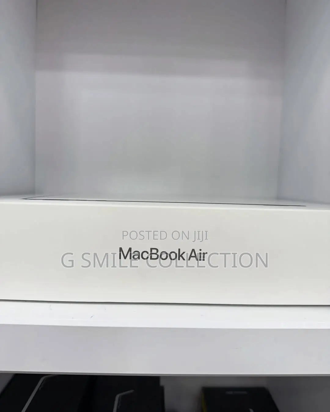 New Laptop Apple MacBook Air 2024 M3 13-inch 16GB SSD 512GB