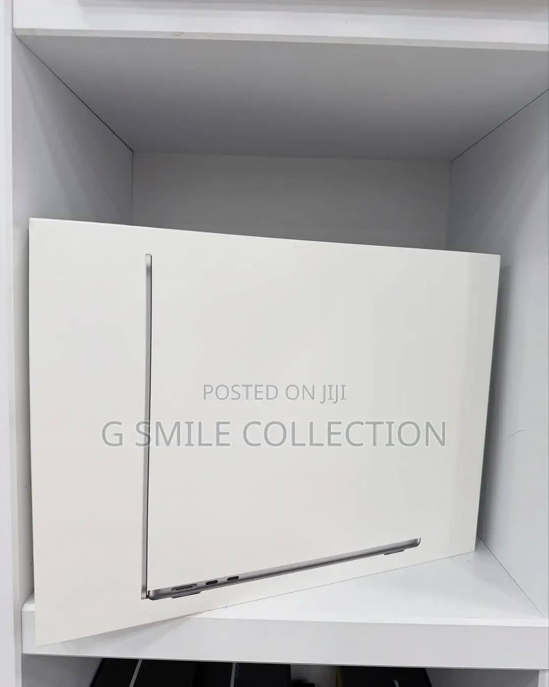 New Laptop Apple MacBook Air 2024 M3 13-inch 16GB SSD 512GB