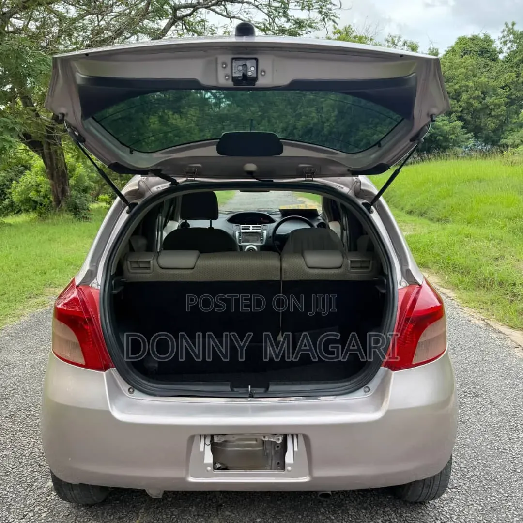 Toyota Vitz 1.3 AWD 3dr 2009 Silver