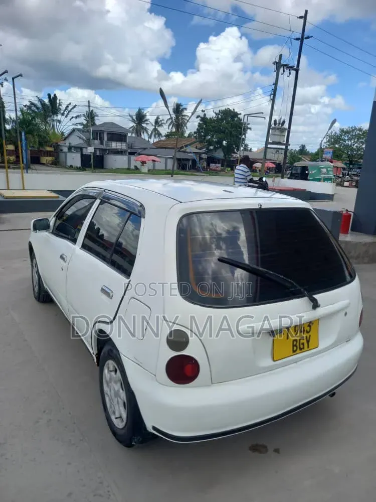 Toyota Starlet 2005 White