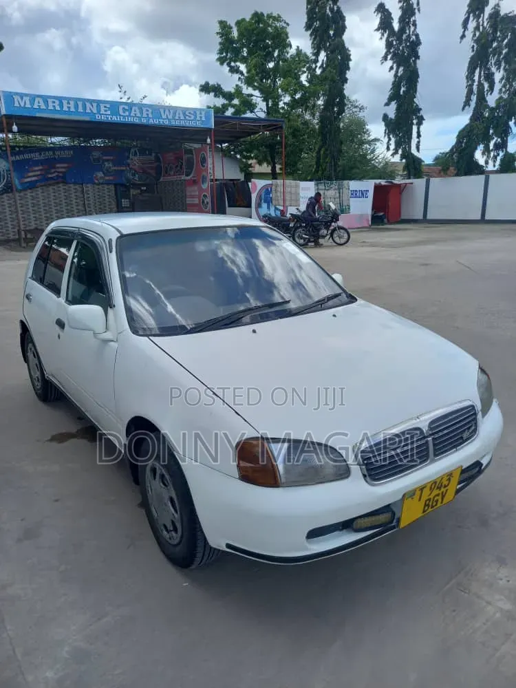 Toyota Starlet 2005 White