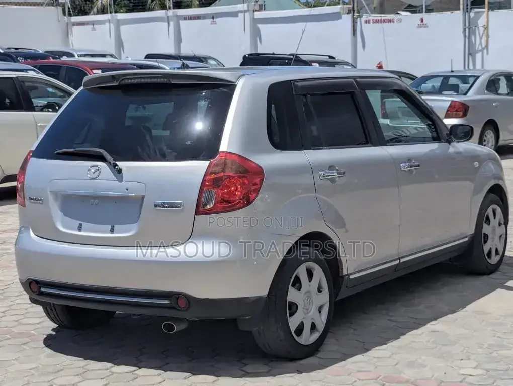 Mazda Verisa 2008 Silver