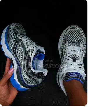 Saucony Progrid Omni 9 Sneakers Collection Available
