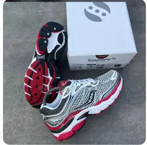 Saucony Progrid Omni 9 Sneakers Collection Available