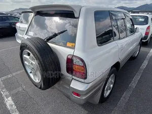 Toyota RAV4 2002 Pearl