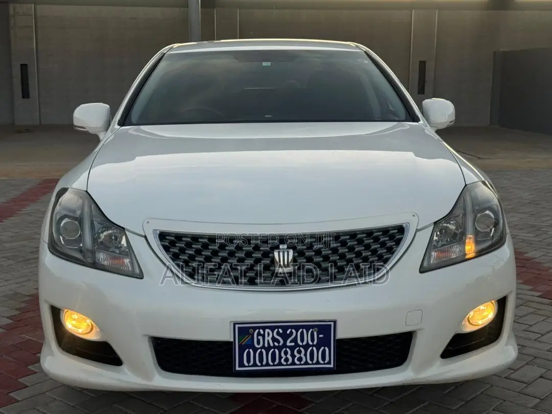 Toyota Crown 2009 White
