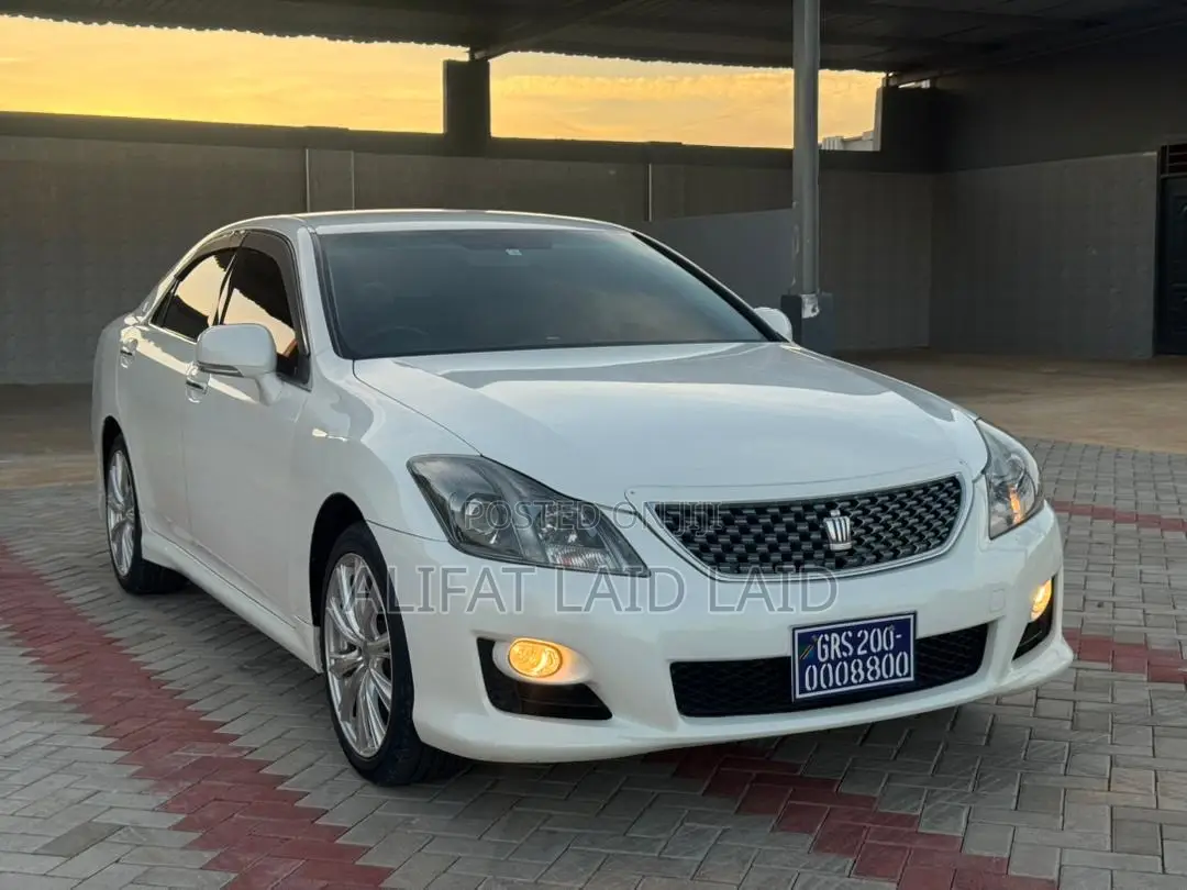 Toyota Crown 2009 White