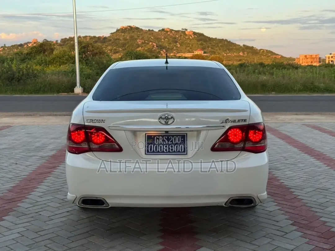 Toyota Crown 2009 White