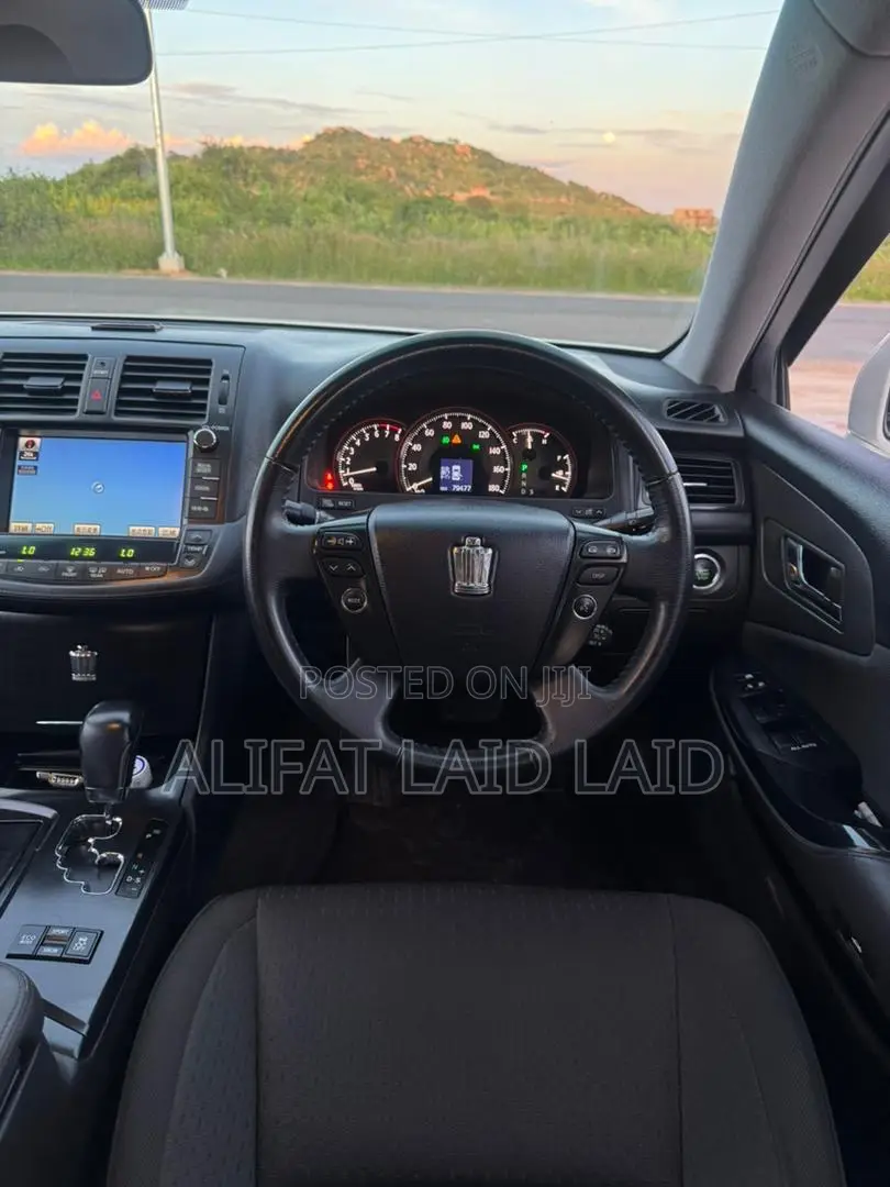 Toyota Crown 2009 White
