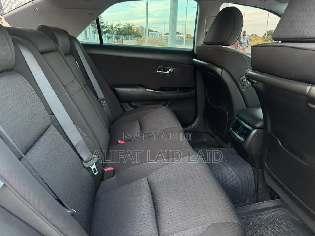 Toyota Crown 2009 White