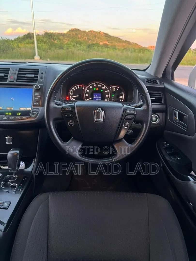 Toyota Crown 2009 White