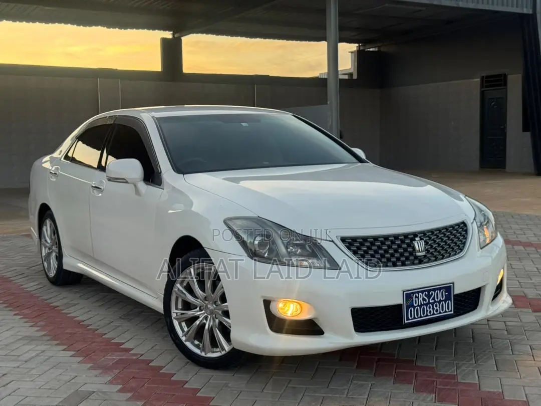 Toyota Crown 2009 White