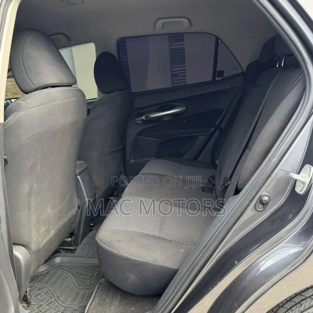 Toyota Auris 2010 Gray