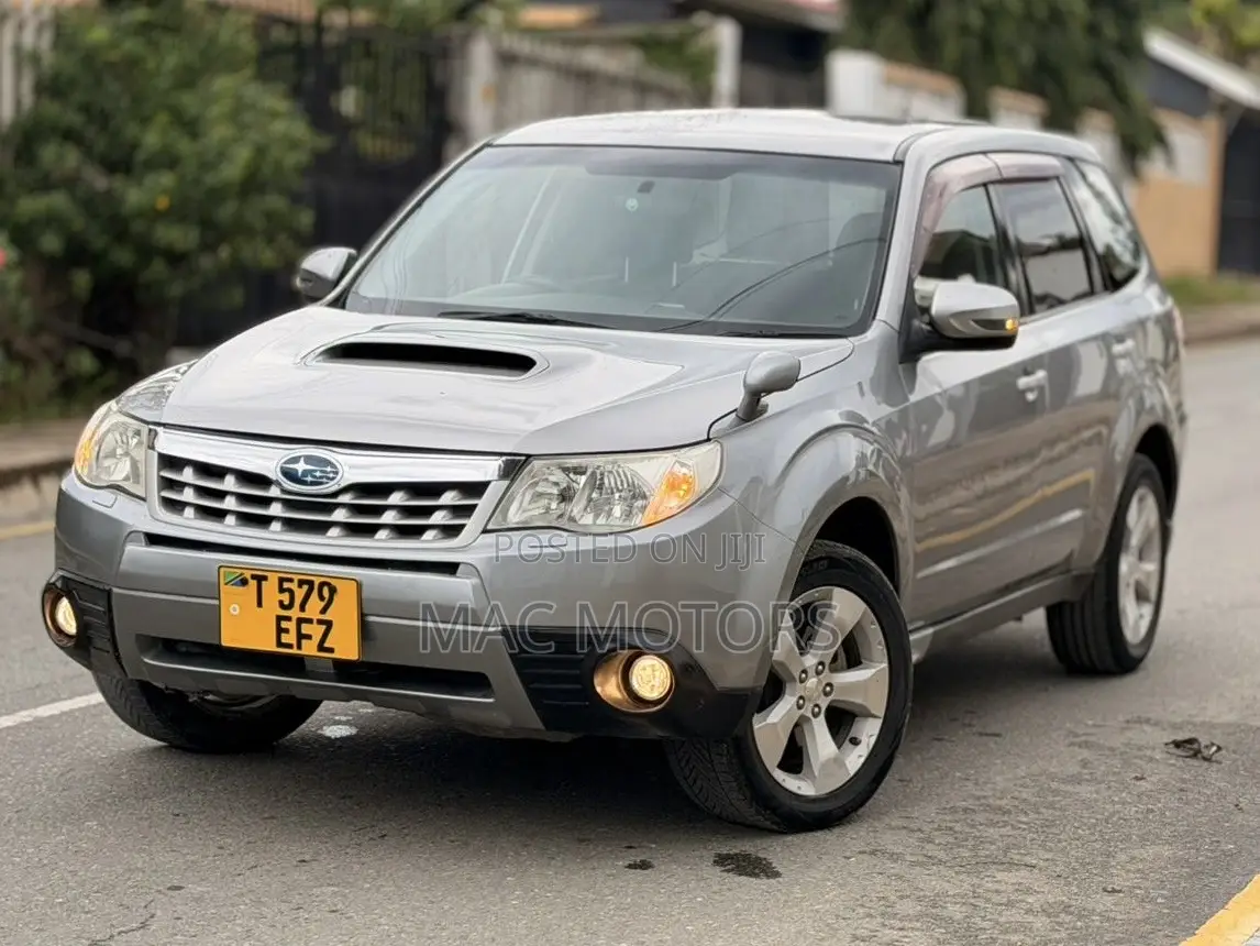 Subaru Forester 2010 Silver
