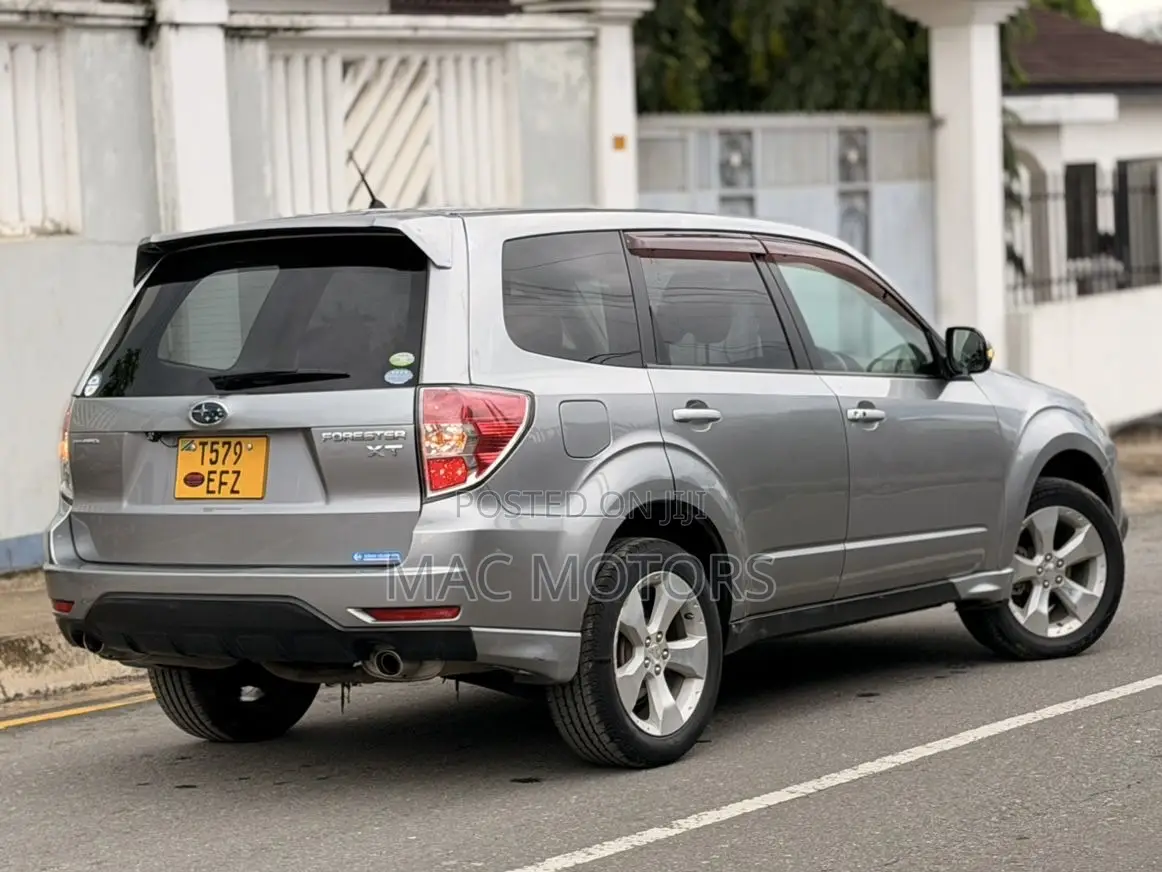 Subaru Forester 2010 Silver