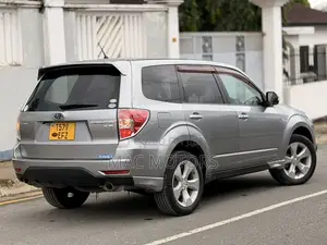 Subaru Forester 2010 Silver