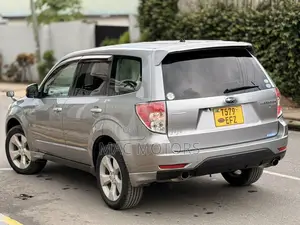 Subaru Forester 2010 Silver