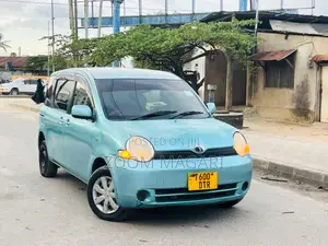 Toyota Sienta 2004 Blue