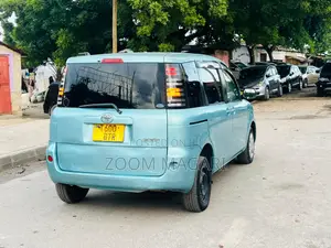 Toyota Sienta 2004 Blue
