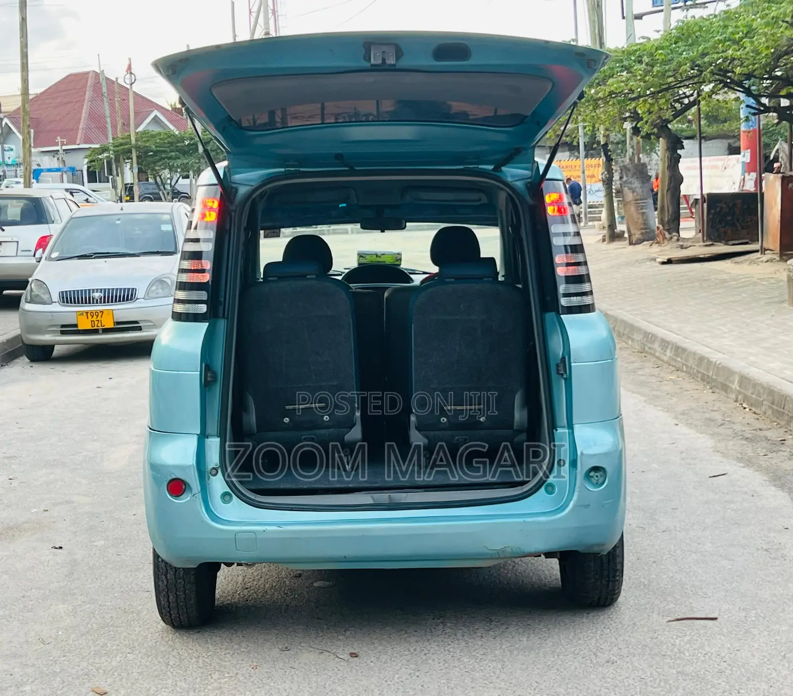 Toyota Sienta 2004 Blue