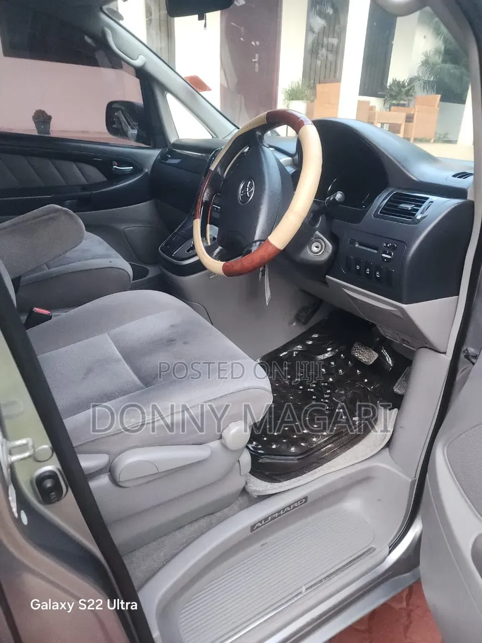 Toyota Alphard 2006 Silver