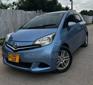 Toyota Ractis 2011 Blue