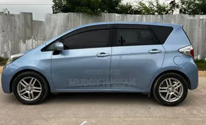 Toyota Ractis 2011 Blue