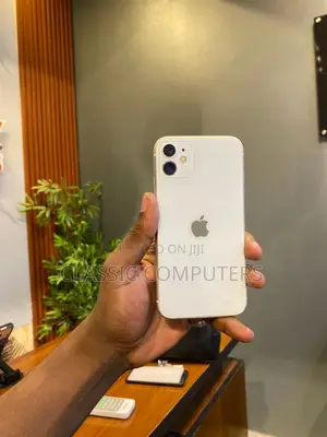 Apple iPhone 11 64 GB White