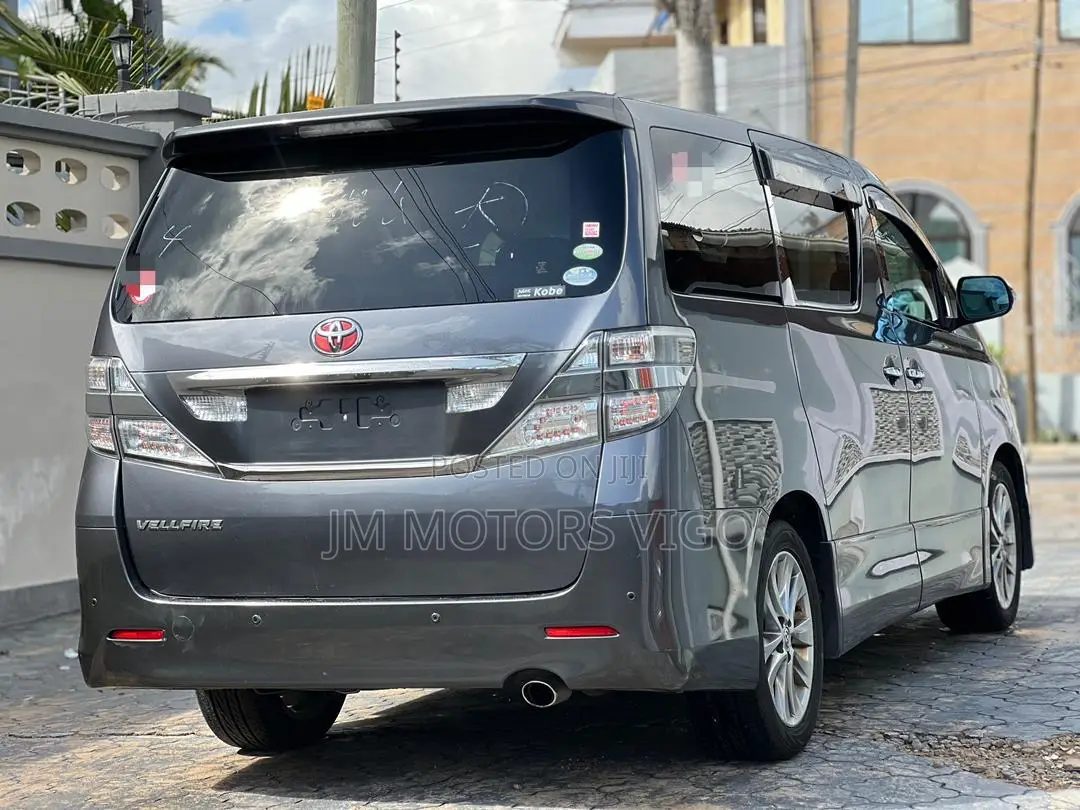 Toyota Vellfire 2011 Grey